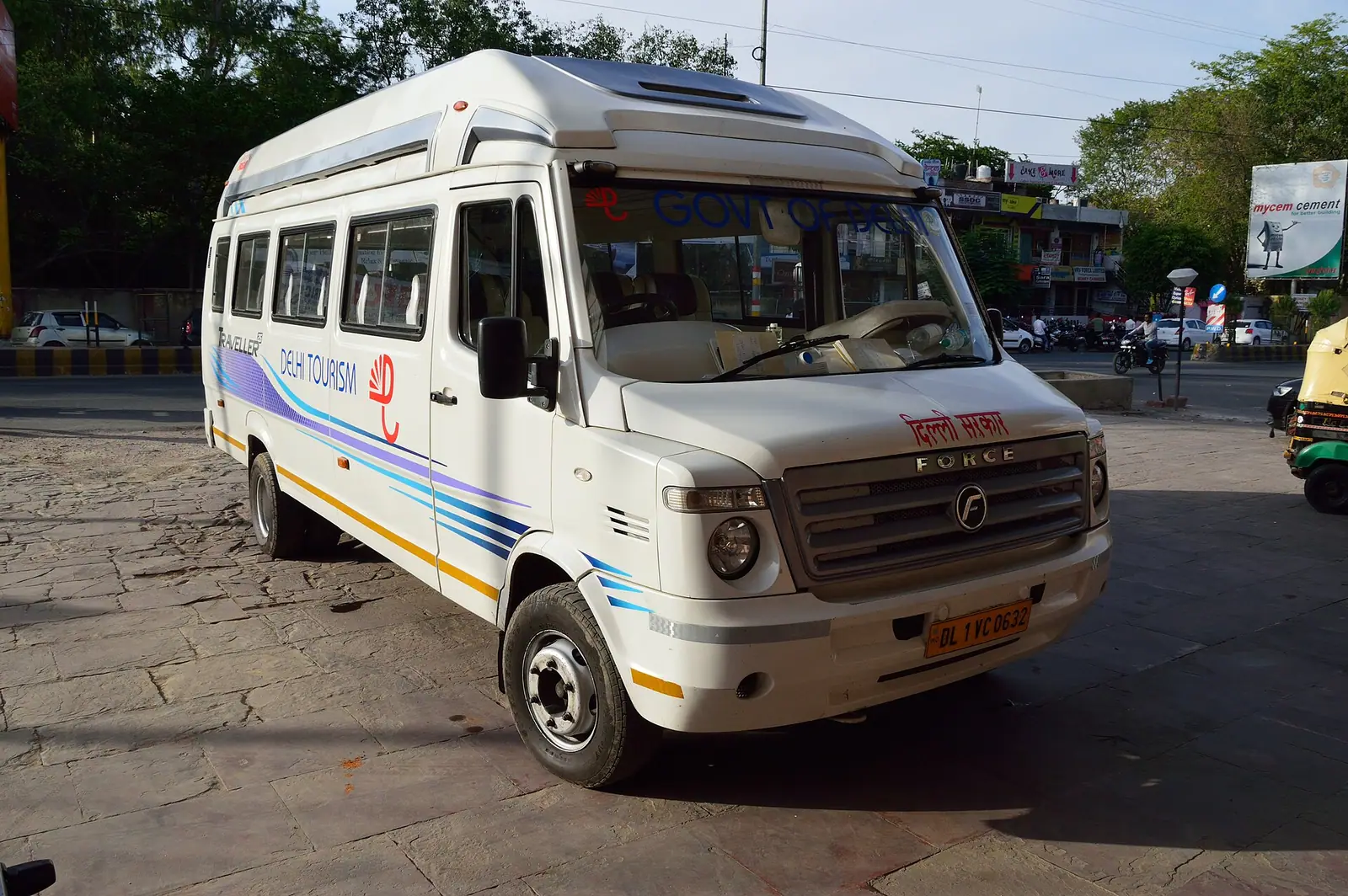 Force Motors - Traveller 26 - Agra 4222