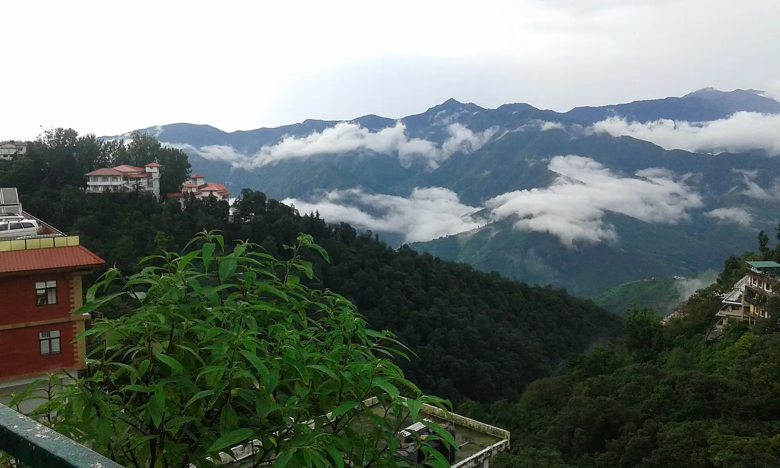 The hill station of Mussoorie above the Doon valley, Uttarakhand